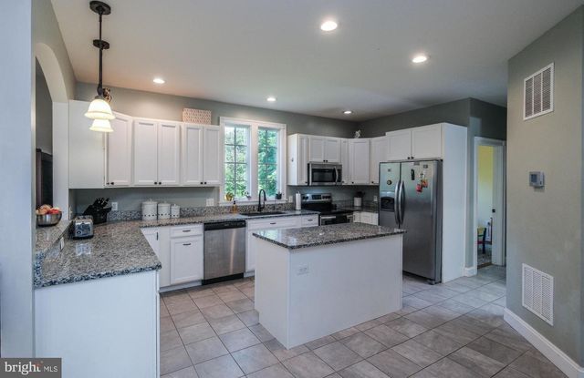 1235 KESLER RD, Front Royal, VA 22630
