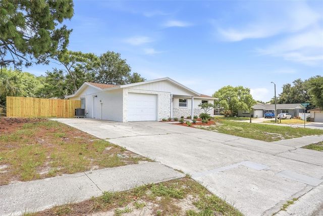 1004 IDLEBRIAR WAY, Tarpon Springs, FL 34689