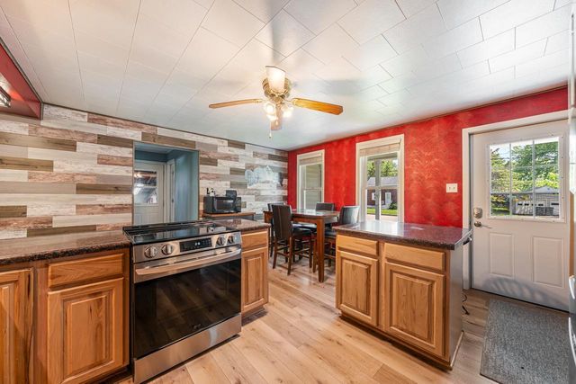 806 WILLOW STREET, Winneconne, WI 54986
