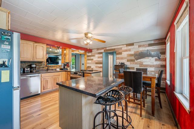 806 WILLOW STREET, Winneconne, WI 54986