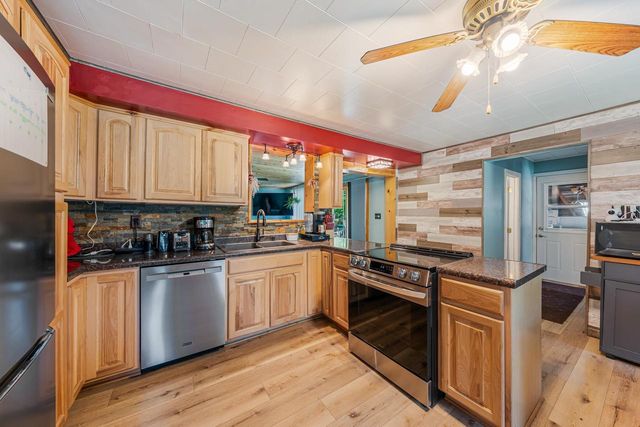 806 WILLOW STREET, Winneconne, WI 54986