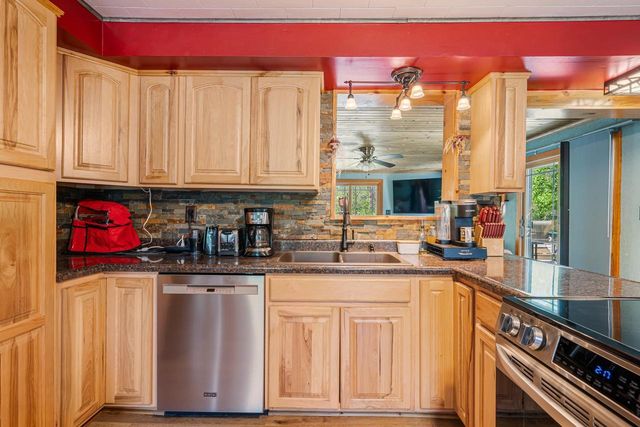 806 WILLOW STREET, Winneconne, WI 54986