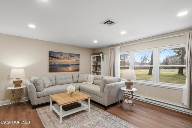 646 B Plymouth Drive, Lakewood, NJ 08701