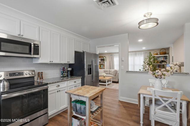 646 B Plymouth Drive, Lakewood, NJ 08701