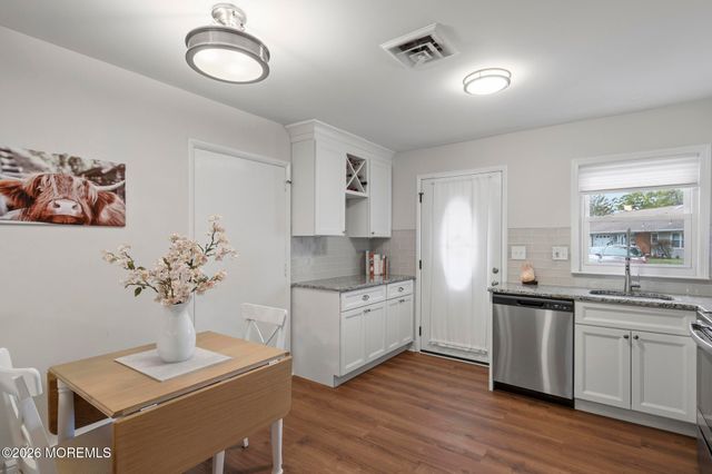 646 B Plymouth Drive, Lakewood, NJ 08701