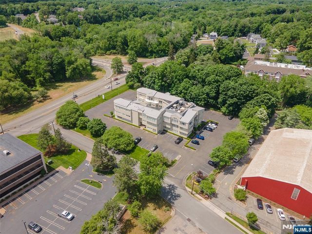 860 Wyckoff Avenue, Mahwah, NJ 07430