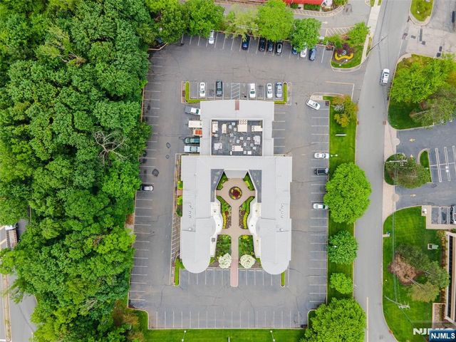 860 Wyckoff Avenue, Mahwah, NJ 07430