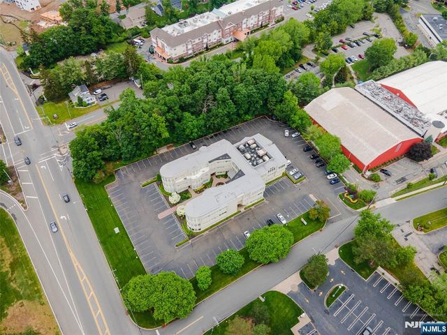 860 Wyckoff Avenue, Mahwah, NJ 07430