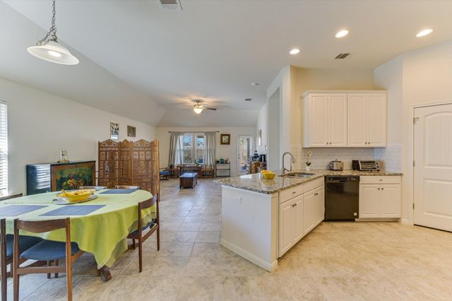 135 Tailwind DR, Kyle, TX 78640