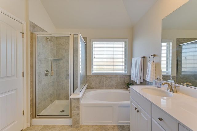 135 Tailwind DR, Kyle, TX 78640