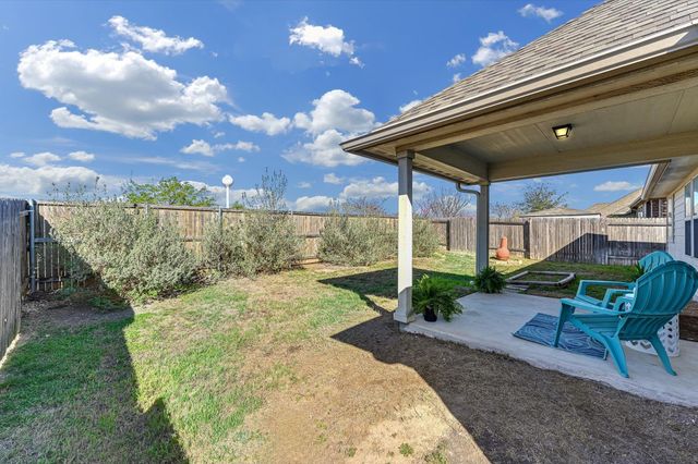 135 Tailwind DR, Kyle, TX 78640