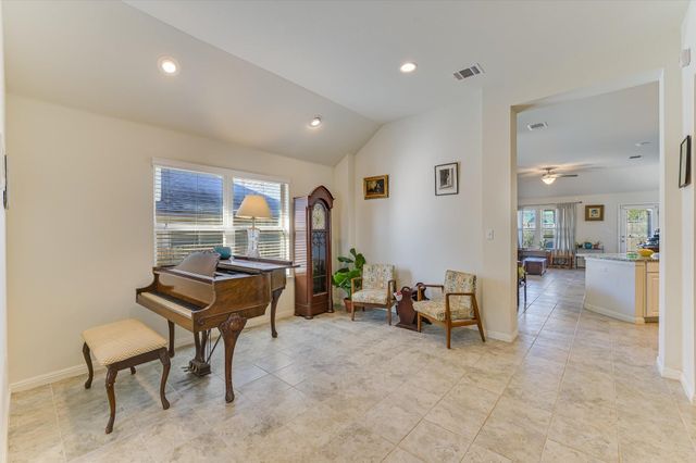 135 Tailwind DR, Kyle, TX 78640