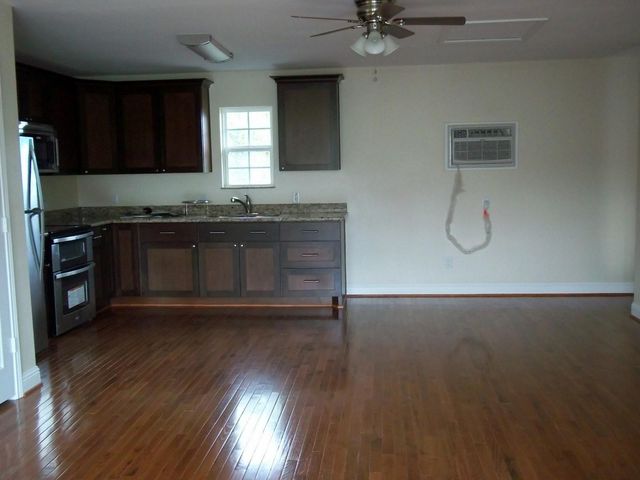 401A Willard Street, Houston, TX 77006