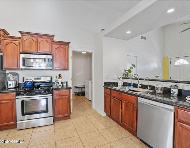 14429 SPANISH POINT Drive, El Paso, TX 79938