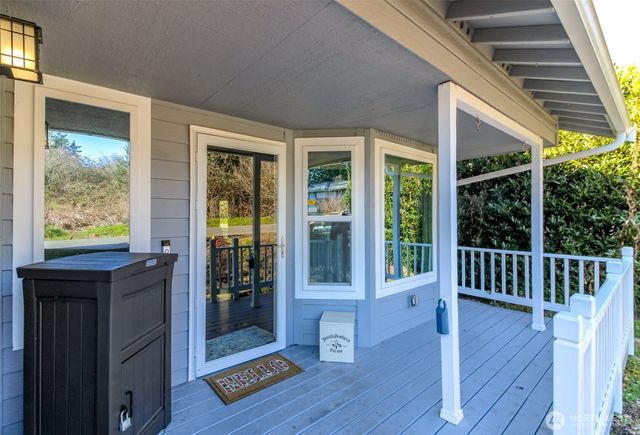 24041 26th Avenue S, Des Moines, WA 98198