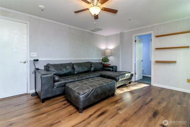 24041 26th Avenue S, Des Moines, WA 98198