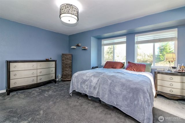 24041 26th Avenue S, Des Moines, WA 98198