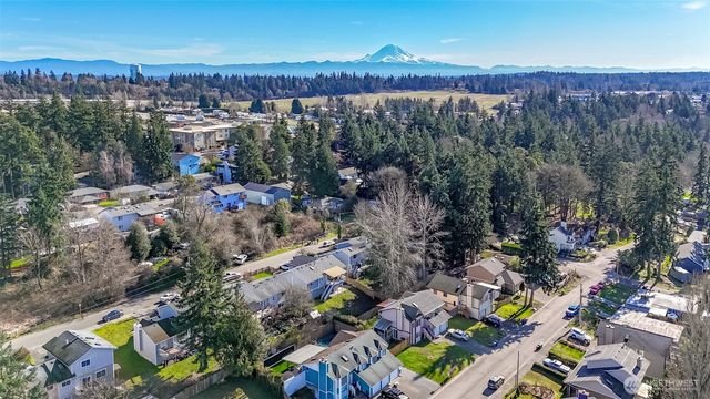 24041 26th Avenue S, Des Moines, WA 98198