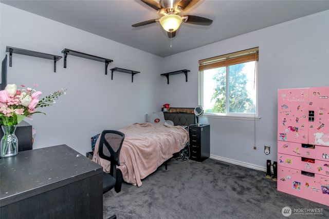 24041 26th Avenue S, Des Moines, WA 98198