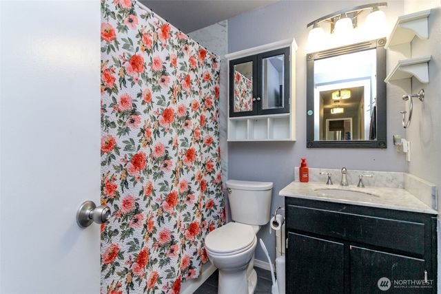 24041 26th Avenue S, Des Moines, WA 98198