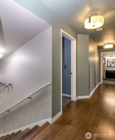 24041 26th Avenue S, Des Moines, WA 98198