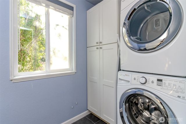 24041 26th Avenue S, Des Moines, WA 98198