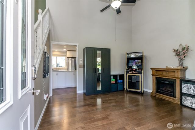 24041 26th Avenue S, Des Moines, WA 98198