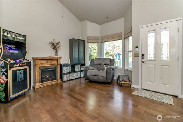 24041 26th Avenue S, Des Moines, WA 98198