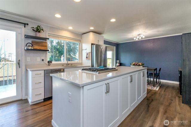 24041 26th Avenue S, Des Moines, WA 98198