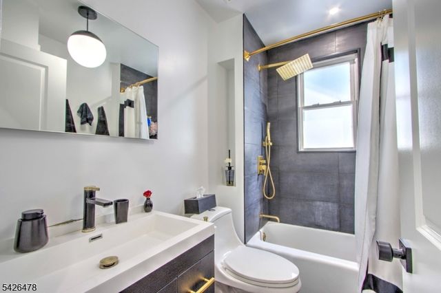 49 Bond St, Passaic City, NJ 07055