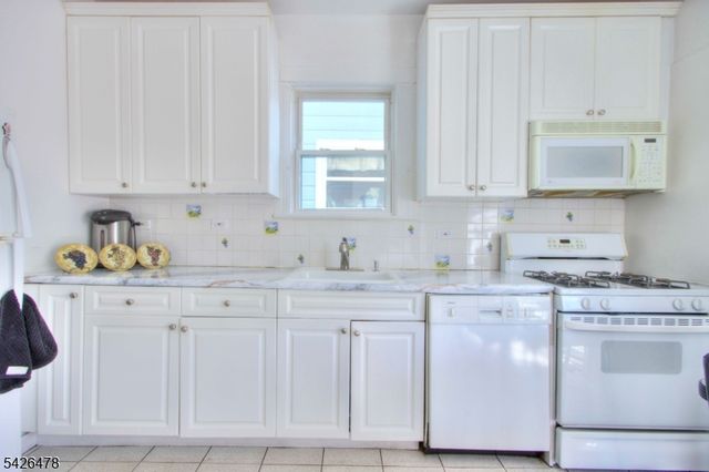 49 Bond St, Passaic City, NJ 07055