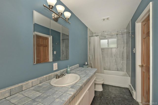 245 N Fulton Avenue, Lindenhurst, NY 11757