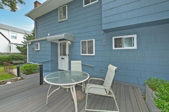 245 N Fulton Avenue, Lindenhurst, NY 11757