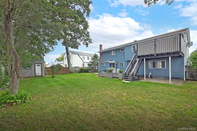 245 N Fulton Avenue, Lindenhurst, NY 11757
