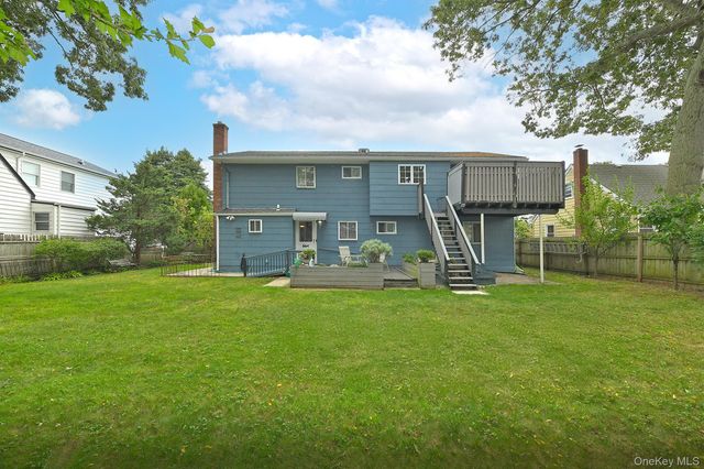 245 N Fulton Avenue, Lindenhurst, NY 11757