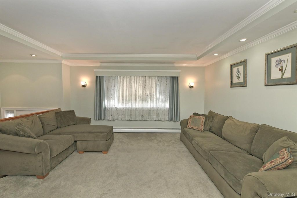245 N Fulton Avenue, Lindenhurst, NY 11757 — photo 4