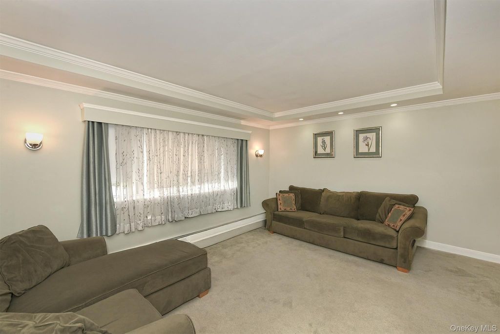 245 N Fulton Avenue, Lindenhurst, NY 11757 — photo 5