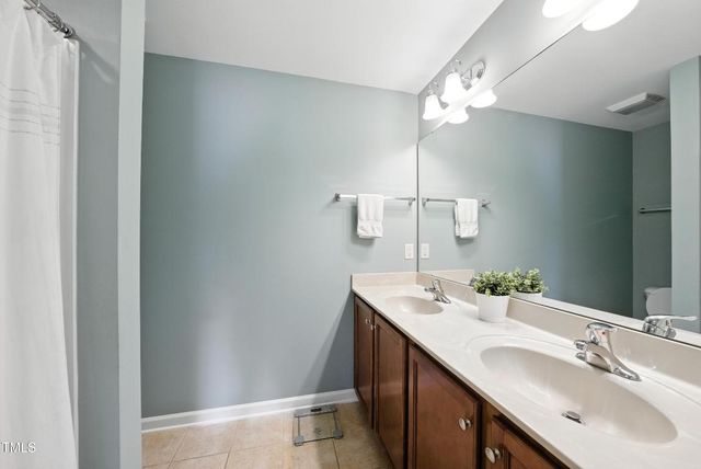 725 Lake Artesia Lane, Fuquay Varina, NC 27526