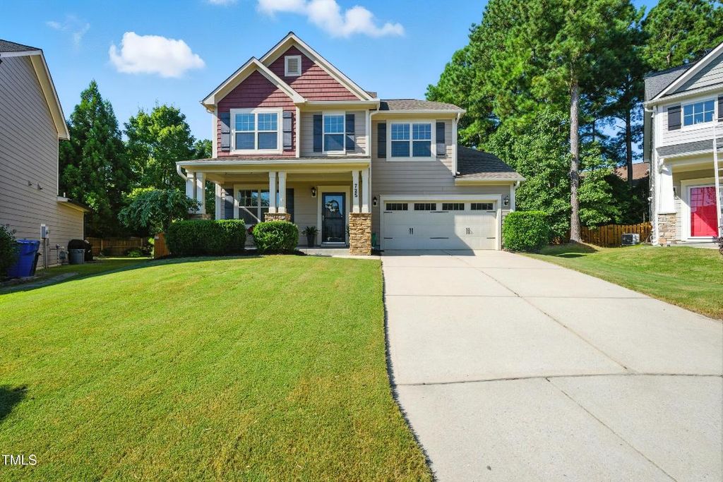 725 Lake Artesia Lane, Fuquay Varina, NC 27526