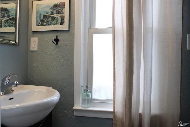 31948 BRIDGE Street, Garden City, MI 48135