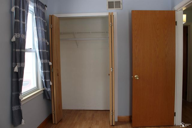 31948 BRIDGE Street, Garden City, MI 48135