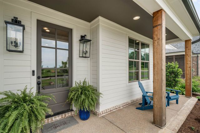 2125 N GREENBRIER LAKES BLVD, Piperton, TN 38017