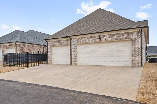 2125 N GREENBRIER LAKES BLVD, Piperton, TN 38017