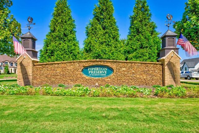 2125 N GREENBRIER LAKES BLVD, Piperton, TN 38017