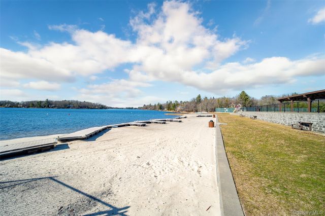 14 Essex Street, Rock Hill, NY 12775
