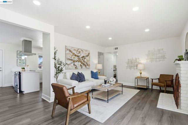 3074 Capewood LN, San Jose, CA 95132