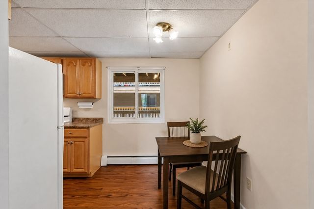 215 Chelmsford St 4, Chelmsford, MA 01824
