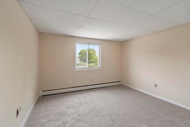 215 Chelmsford St 4, Chelmsford, MA 01824