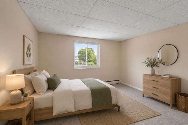 215 Chelmsford St 4, Chelmsford, MA 01824