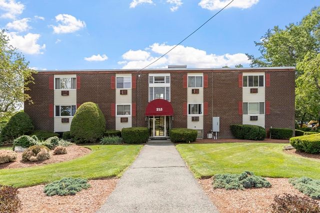 215 Chelmsford St 4, Chelmsford, MA 01824